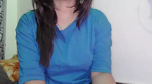 ANANYA-TIWARI online show from January 15, 2025, 7:23 pm
