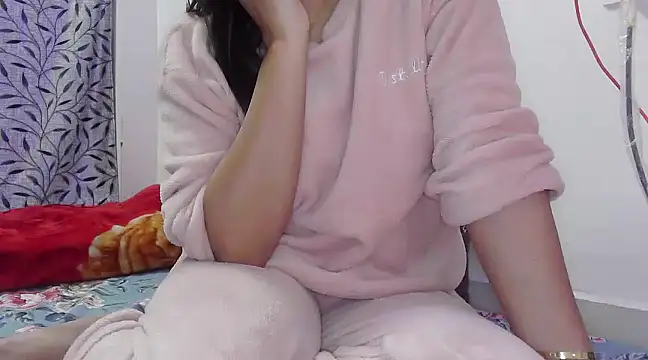 ANANYA-TIWARI online show from January 16, 2025, 6:25 am