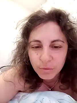 ShelaDiass online show from May 10, 2026, 1:44 am