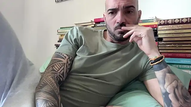 alessandromori91 online show from April 6, 2026, 11:11 am