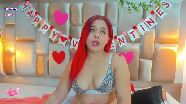 Snapshot of SeleneMiiller chatting on February 14, 2025, 6:29 pm SeleneMiiller online show from February 14, 2025, 6:29 pm