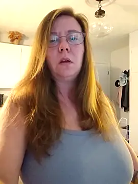 MsShelby40 online show from October 8, 2025, 10:07 pm