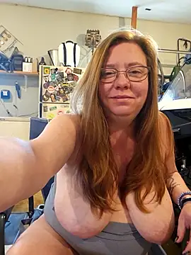 MsShelby40 online show from November 15, 2025, 4:25 pm