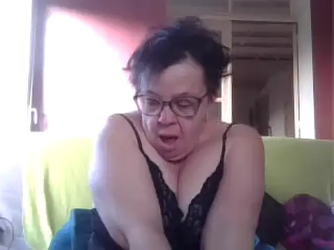 Snapshot of Vandeae44 chatting on January 17, 2025, 8:24 am Vandeae44 online show from January 17, 2025, 8:24 am