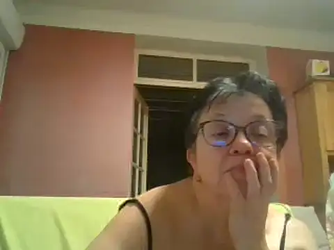 Snapshot of Vandeae44 chatting on February 9, 2025, 8:24 pm Vandeae44 online show from February 9, 2025, 8:24 pm