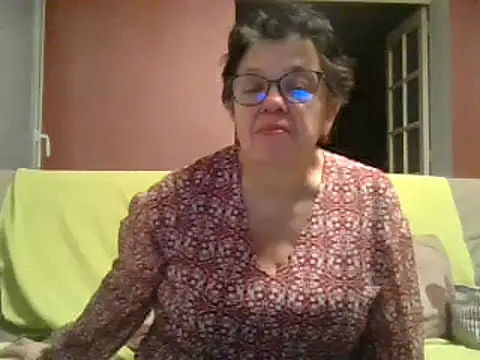 Snapshot of Vandeae44 chatting on February 20, 2025, 8:14 pm Vandeae44 online show from February 20, 2025, 8:14 pm
