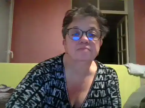 Snapshot of Vandeae44 chatting on March 9, 2025, 8:31 pm Vandeae44 online show from March 9, 2025, 8:31 pm