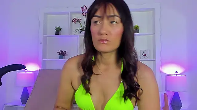 Jenifer Diaz online show from May 9, 2026, 2:00 pm