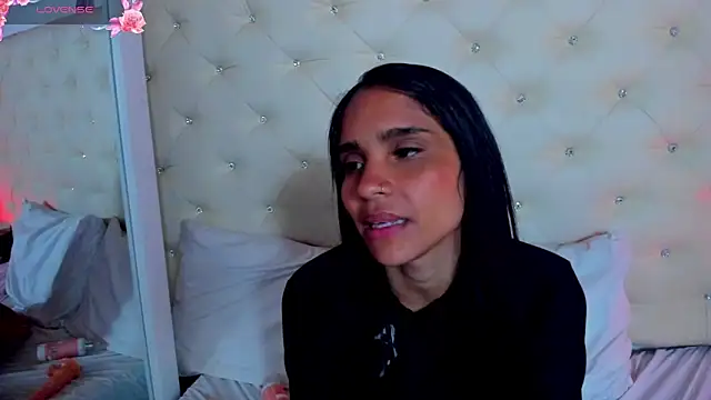 sophie pariss online show from January 18, 2025, 8:10 am