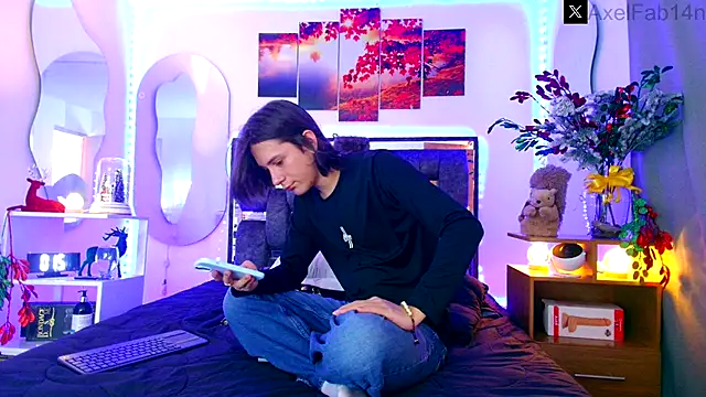 Alex and Fabian online show from December 9, 2024, 6:25 pm