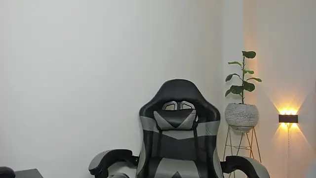 Snapshot of maroly_21 chatting on October 8, 2025, 7:22 pm maroly 21 online show from October 8, 2025, 7:22 pm