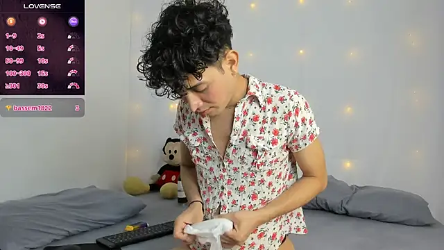 Snapshot of Benjamin_Buster chatting on December 12, 2024, 9:15 pm Benjamin Buster online show from December 12, 2024, 9:15 pm