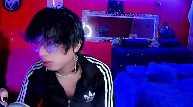 AnggelONfiree online show from January 5, 2025, 6:56 am