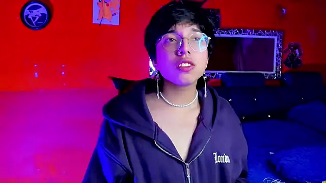 AnggelONfiree online show from February 8, 2025, 3:52 am