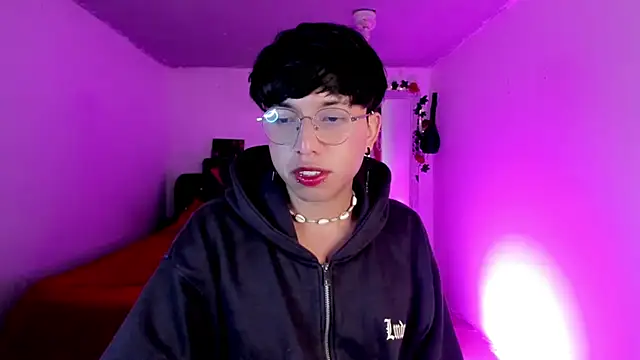 AnggelONfiree online show from November 14, 2025, 4:55 am