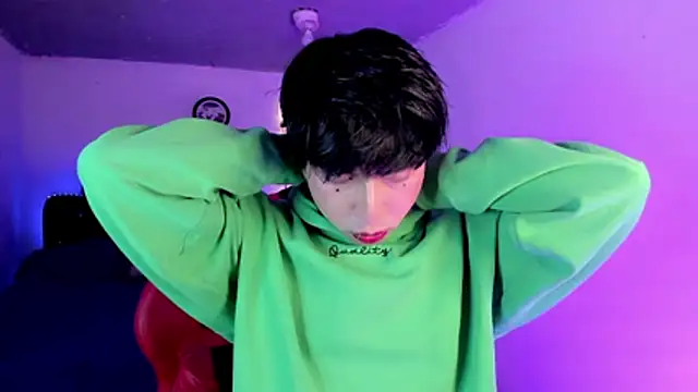 AnggelONfiree online show from March 13, 2026, 4:52 am