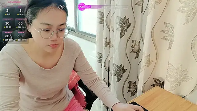 luoxuwen online show from December 14, 2024, 5:29 am