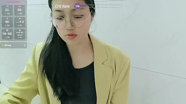 luoxuwen online show from March 4, 2025, 4:38 am