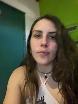 isadelasestrellas online show from May 19, 2026, 8:15 pm
