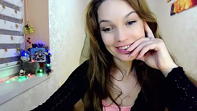 impossibleluna online show from December 18, 2024, 4:39 pm