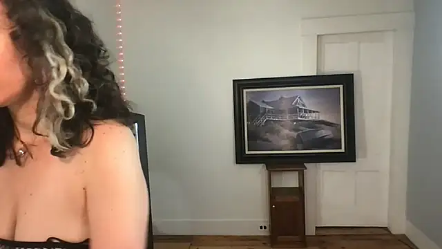 Snapshot of BonfireBonnie chatting on September 25, 2025, 1:59 pm BonfireBonnie online show from September 25, 2025, 1:59 pm