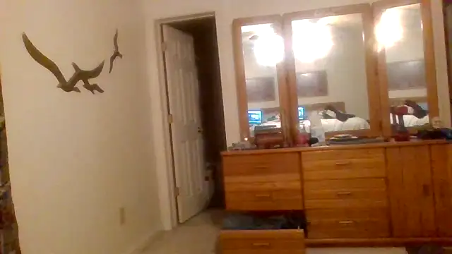 Snapshot of dcrick978 chatting on September 10, 2025, 10:21 pm dcrick978 online show from September 10, 2025, 10:21 pm