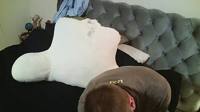 dcrick978 online show from March 23, 2026, 12:14 am