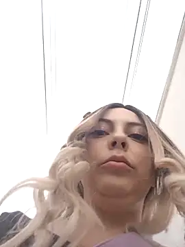 Snapshot of madelaine- chatting on September 18, 2025, 9:28 pm madelaine- online show from September 18, 2025, 9:28 pm