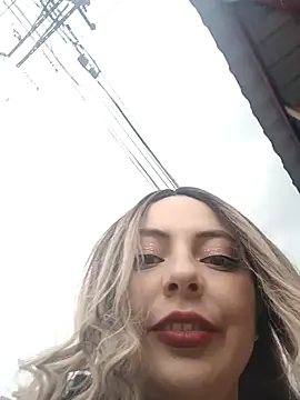 Snapshot of madelaine- chatting on October 1, 2025, 8:59 pm madelaine- online show from October 1, 2025, 8:59 pm