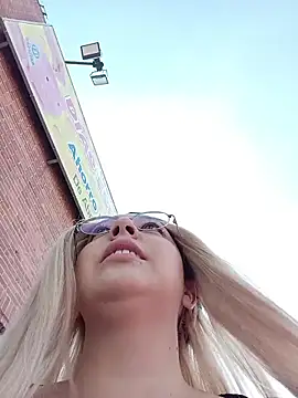 madelaine- online show from May 9, 2026, 7:41 pm