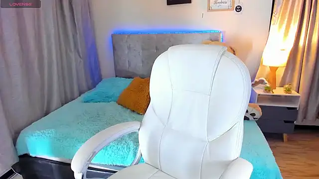 valentina jonnes1 online show from December 18, 2024, 12:32 am