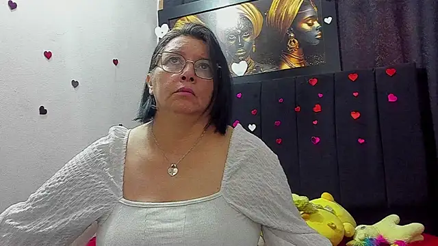 Evaaross 2345 online show from June 11, 2026, 1:31 pm