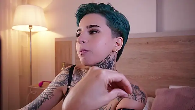 AliceShazaham  online show from February 7, 2025, 9:16 am