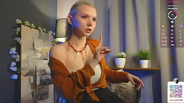 DaisyElmers online show from February 3, 2025, 5:29 am