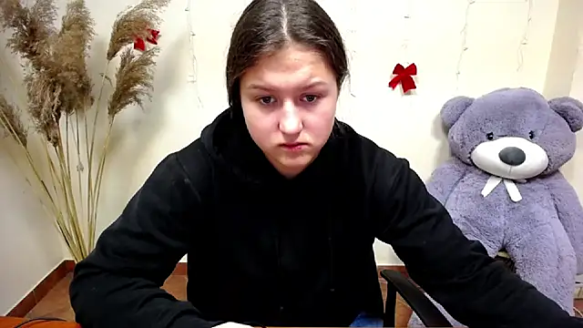 Snapshot of _sofi_smile chatting on December 27, 2024, 3:26 pm sofi smile online show from December 27, 2024, 3:26 pm