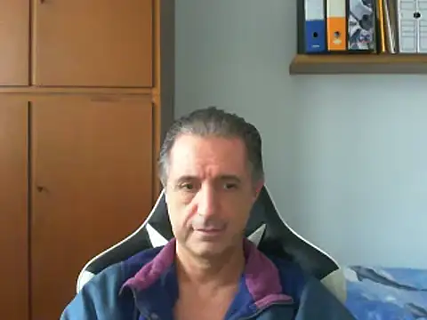 Snapshot of lliuk70mi chatting on January 22, 2025, 12:27 pm lliuk70mi online show from January 22, 2025, 12:27 pm