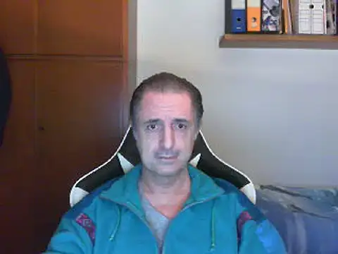 Snapshot of lliuk70mi chatting on March 17, 2025, 6:42 pm lliuk70mi online show from March 17, 2025, 6:42 pm
