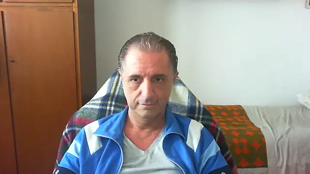lliuk70mi online show from May 17, 2026, 12:23 pm