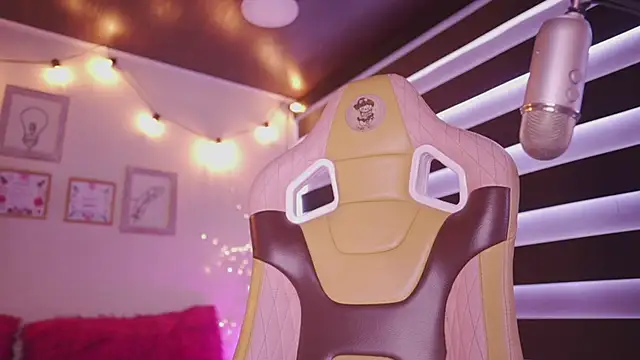 milly kenner online show from September 16, 2025, 6:42 pm