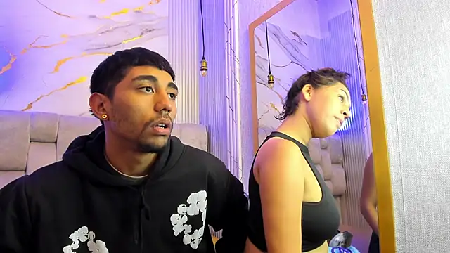 Snapshot of Annyeli chatting on October 12, 2025, 1:43 pm Annyeli online show from October 12, 2025, 1:43 pm