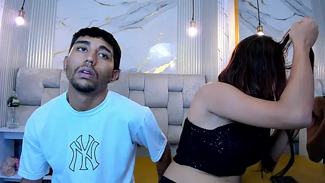 Snapshot of Annyeli chatting on October 14, 2025, 2:51 pm Annyeli online show from October 14, 2025, 2:51 pm