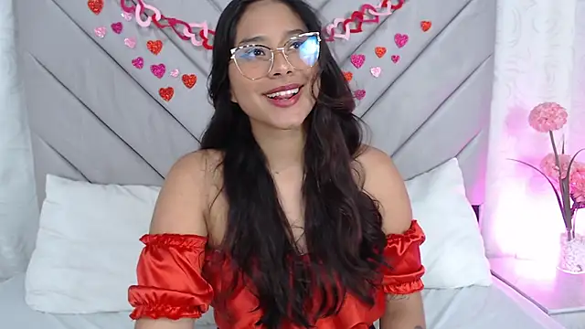 AnnaQueen  online show from February 21, 2025, 4:16 pm