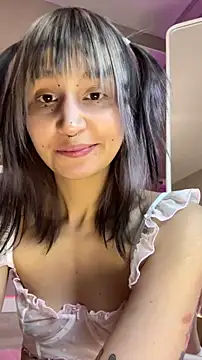 bigbabykiki online show from May 3, 2026, 6:25 pm