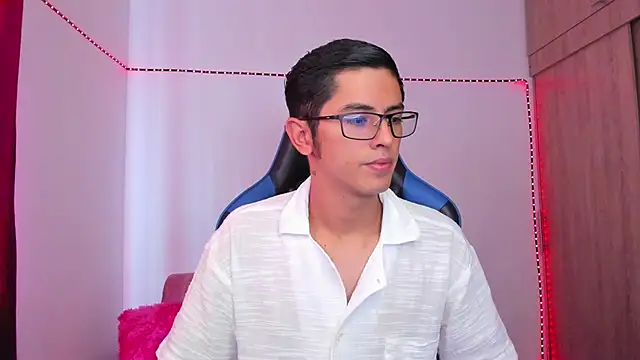 Snapshot of Ethan_Sai___ chatting on December 8, 2024, 6:06 pm Ethan Sai online show from December 8, 2024, 6:06 pm