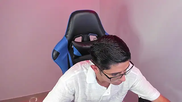 Snapshot of Ethan_Sai___ chatting on January 11, 2025, 6:12 pm Ethan Sai online show from January 11, 2025, 6:12 pm