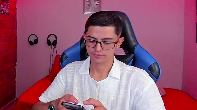 Snapshot of Ethan_Sai___ chatting on October 15, 2025, 3:17 am Ethan Sai online show from October 15, 2025, 3:17 am