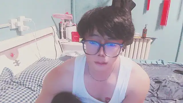 handsome1069 online show from October 17, 2025, 1:57 pm