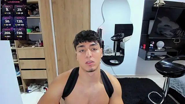 Snapshot of Cristhian_Evans chatting on September 17, 2025, 12:07 pm Cristhian Evans online show from September 17, 2025, 12:07 pm