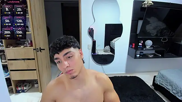 Snapshot of Cristhian_Evans chatting on September 18, 2025, 12:12 am Cristhian Evans online show from September 18, 2025, 12:12 am