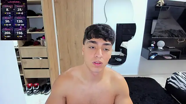 Snapshot of Cristhian_Evans chatting on October 2, 2025, 1:29 pm Cristhian Evans online show from October 2, 2025, 1:29 pm